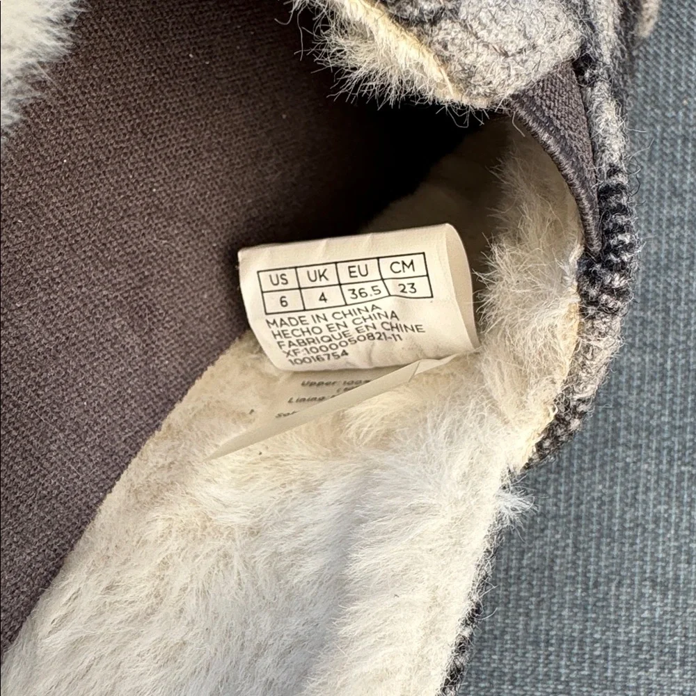 TOMS Women’s Size 6 Black White Plaid Slip-On Shoes Faux Fur Lined - Picture 8 of 9